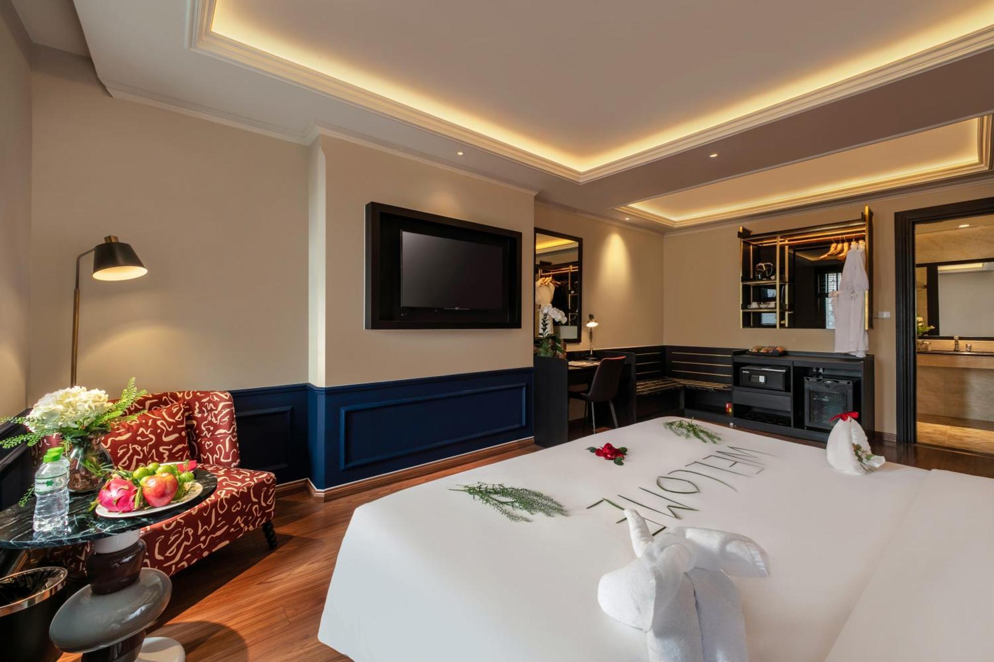 Khách sạn The Light 4*